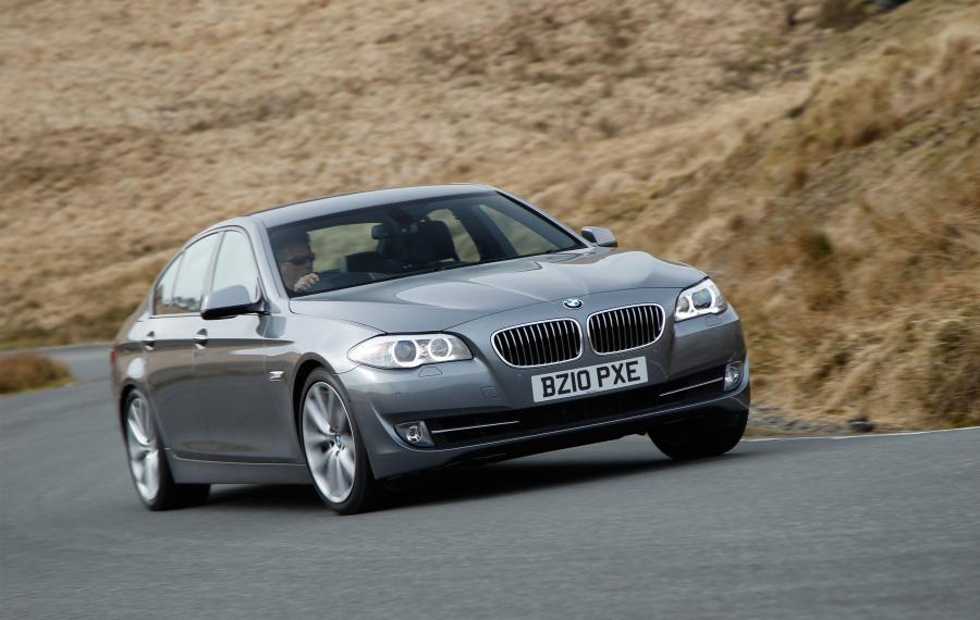  BMW 520d Saloon 2010 года  (фото 1 из 9)